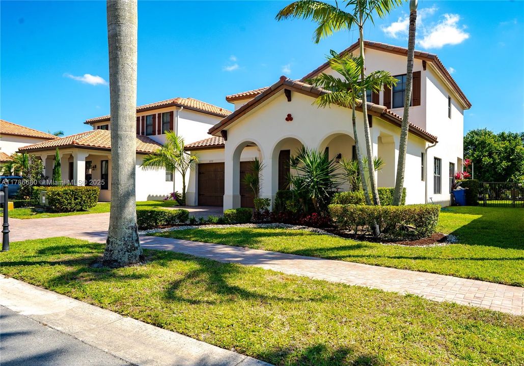 Недавно арендовано: $6,000 (4 спален, 3 ванн, 2720 Квадратных фут)