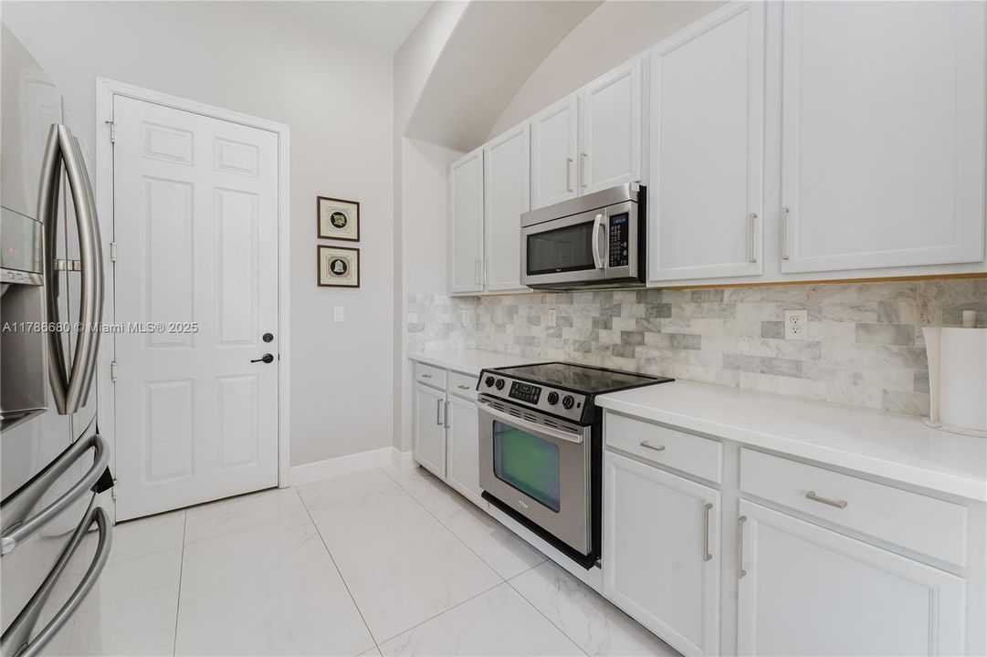 Недавно арендовано: $6,000 (4 спален, 3 ванн, 2720 Квадратных фут)