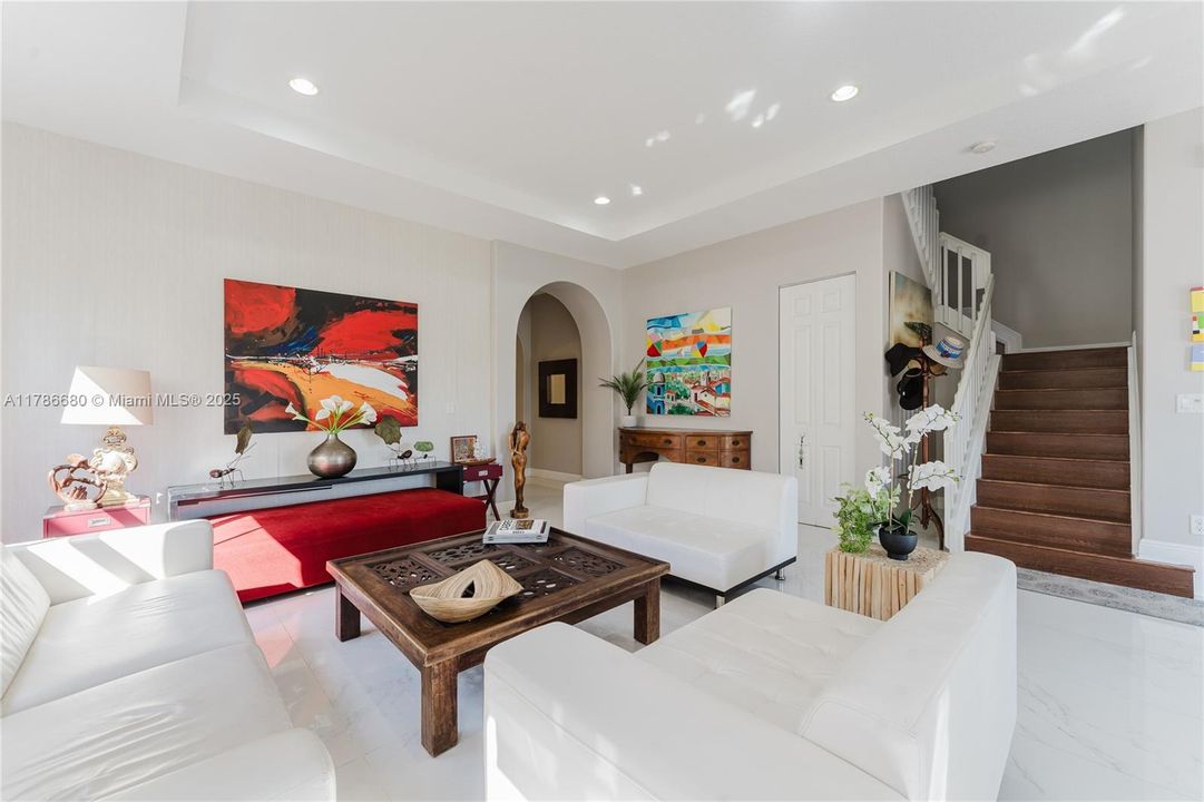 Недавно арендовано: $6,000 (4 спален, 3 ванн, 2720 Квадратных фут)