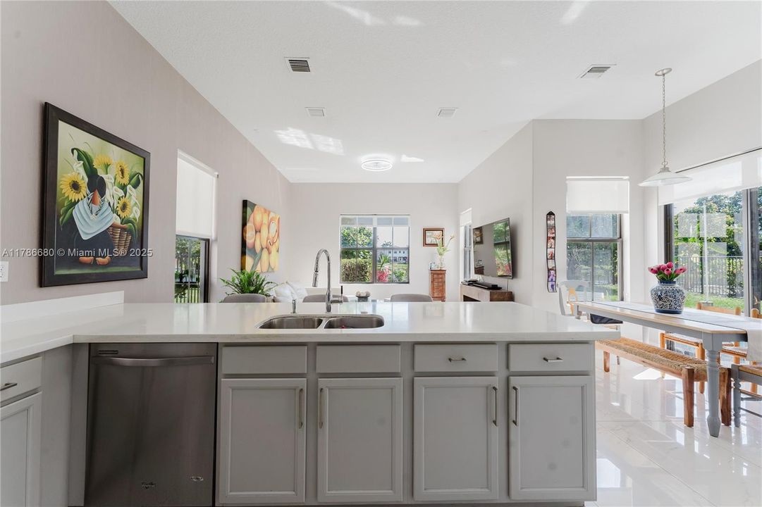 Недавно арендовано: $6,000 (4 спален, 3 ванн, 2720 Квадратных фут)