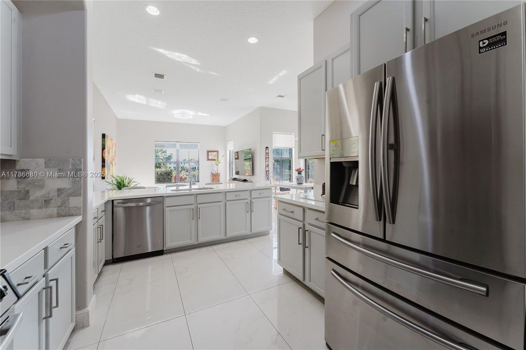 Недавно арендовано: $6,000 (4 спален, 3 ванн, 2720 Квадратных фут)