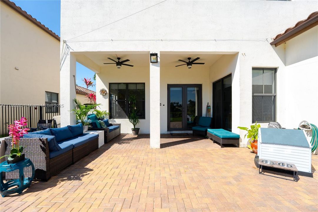 Недавно арендовано: $6,000 (4 спален, 3 ванн, 2720 Квадратных фут)