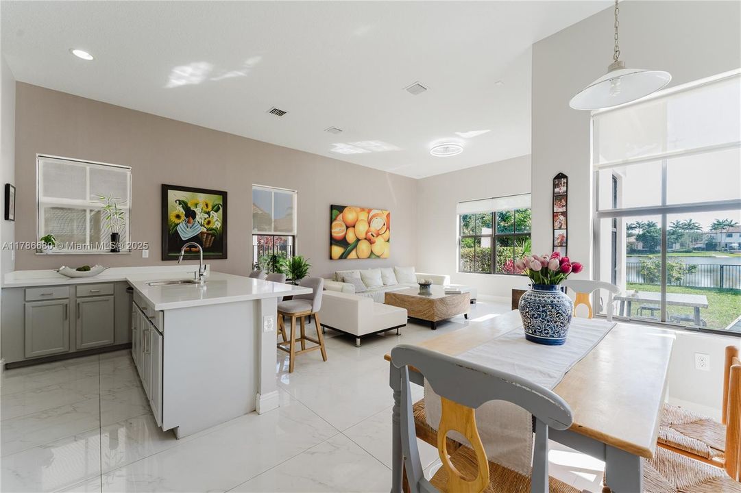 Недавно арендовано: $6,000 (4 спален, 3 ванн, 2720 Квадратных фут)