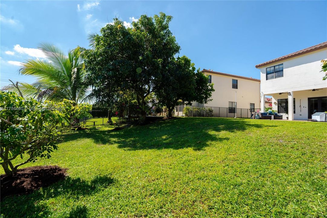 Недавно арендовано: $6,000 (4 спален, 3 ванн, 2720 Квадратных фут)