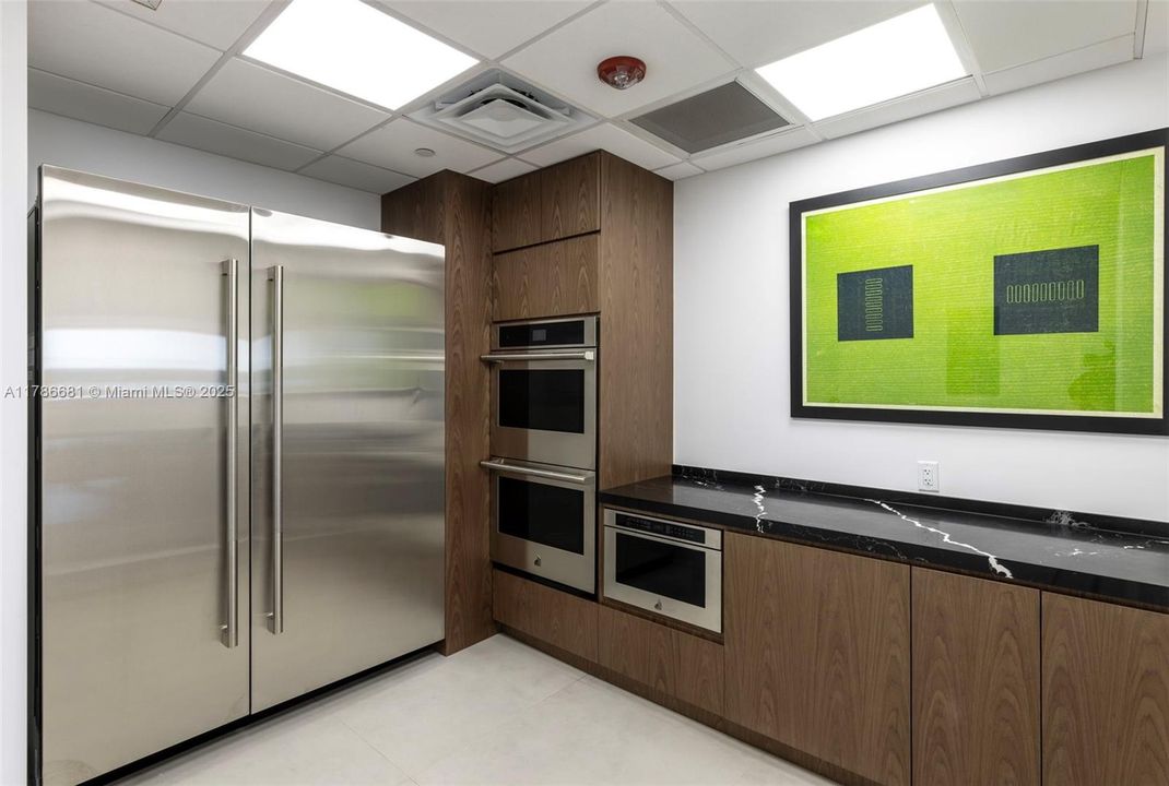 For Sale: $1,650,000 (2 beds, 2 baths, 1733 Square Feet)