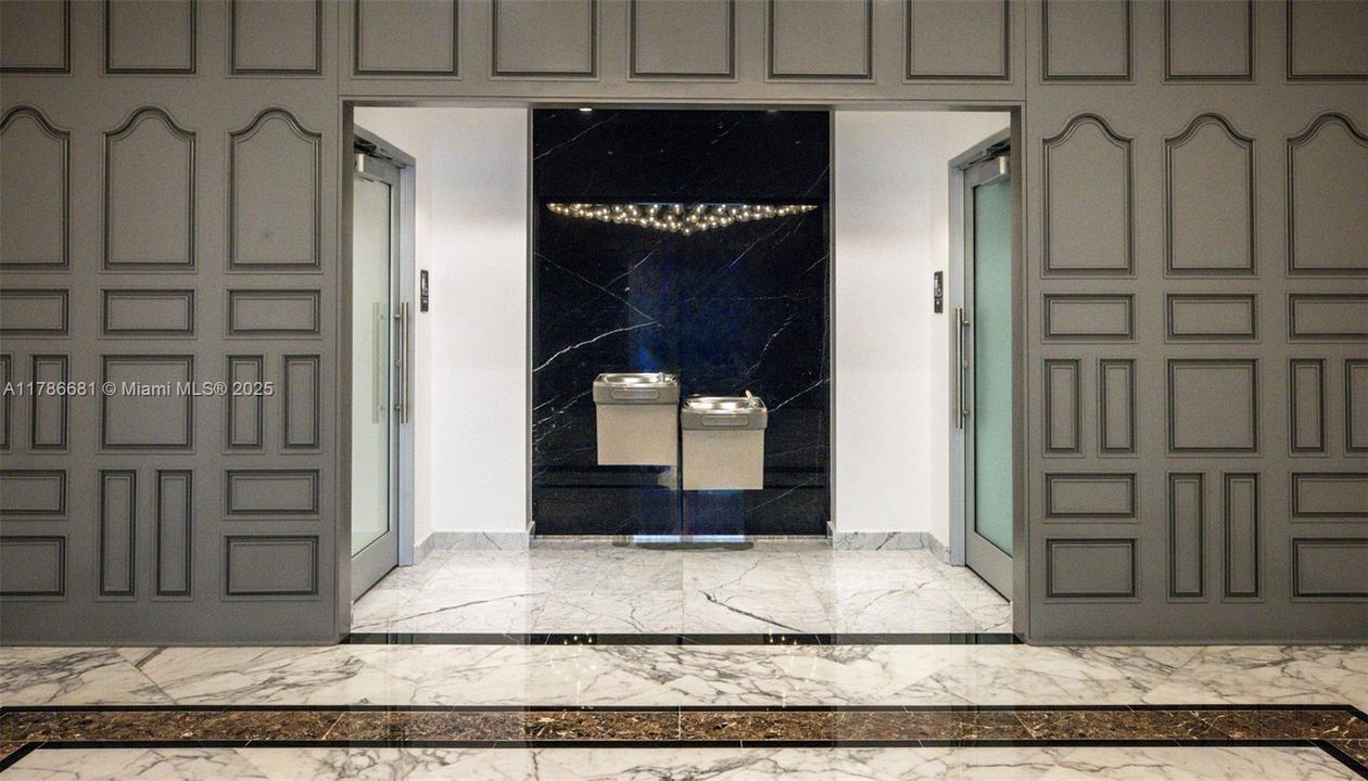 For Sale: $1,650,000 (2 beds, 2 baths, 1733 Square Feet)