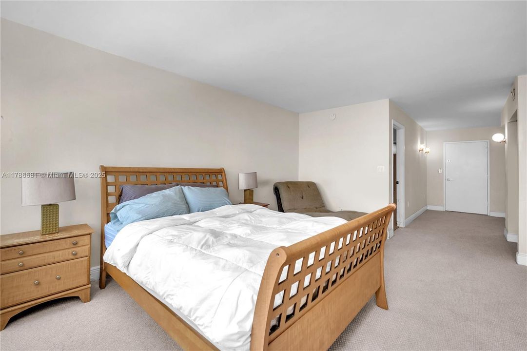 For Sale: $1,650,000 (2 beds, 2 baths, 1733 Square Feet)