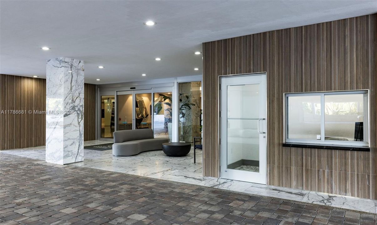 For Sale: $1,650,000 (2 beds, 2 baths, 1733 Square Feet)