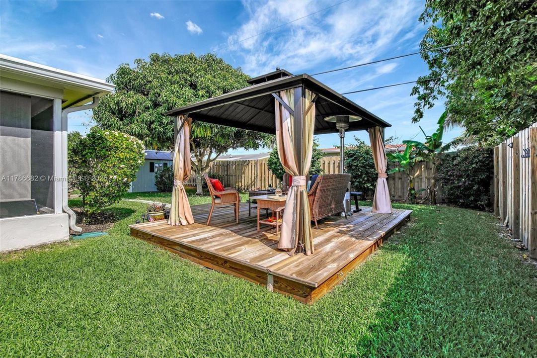 Recently Sold: $485,000 (2 beds, 2 baths, 1047 Square Feet)