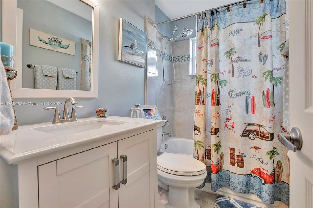 Recently Sold: $485,000 (2 beds, 2 baths, 1047 Square Feet)