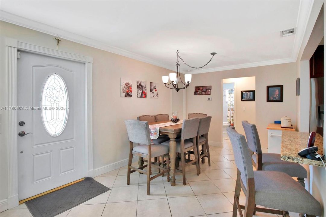 Recently Sold: $485,000 (2 beds, 2 baths, 1047 Square Feet)