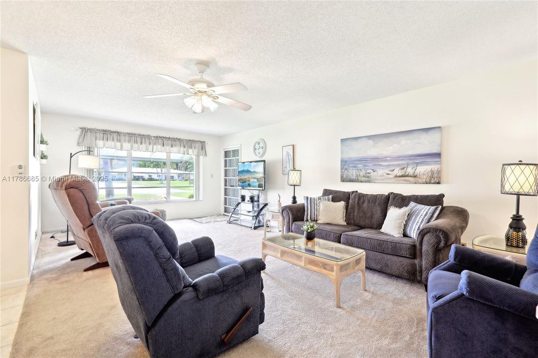 Vendido Recientemente: $130,000 (1 camas, 1 baños, 994 Pies cuadrados)