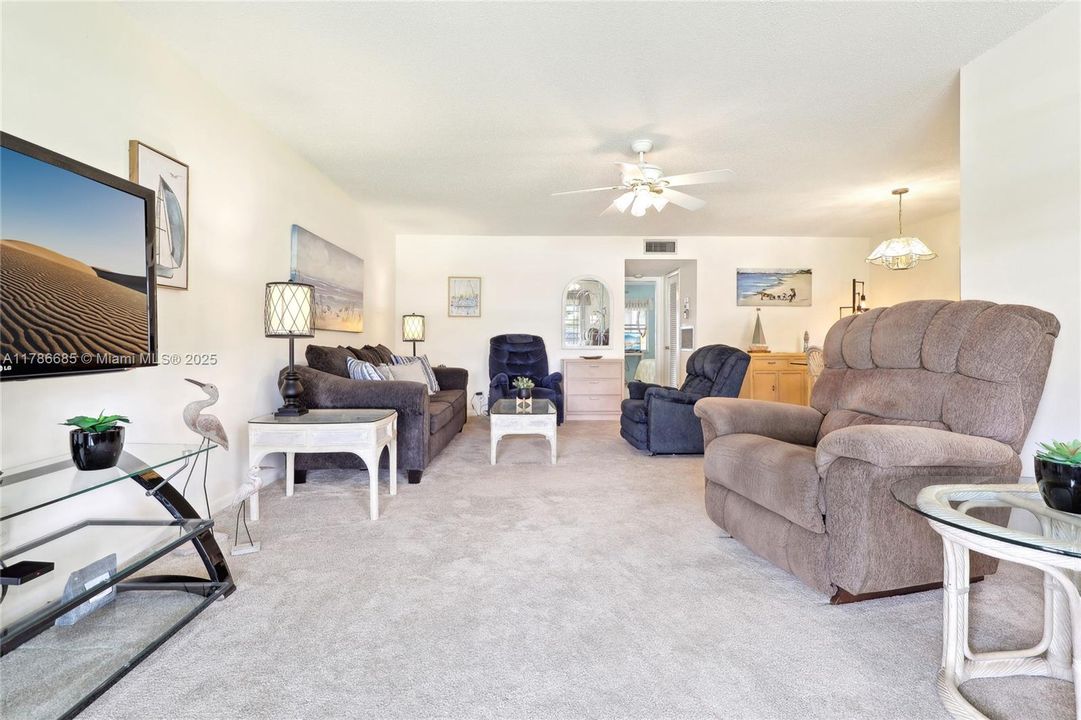 Vendido Recientemente: $130,000 (1 camas, 1 baños, 994 Pies cuadrados)