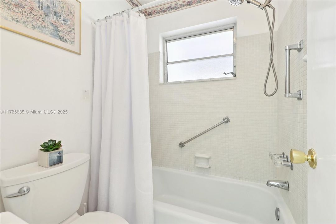 Vendido Recientemente: $130,000 (1 camas, 1 baños, 994 Pies cuadrados)