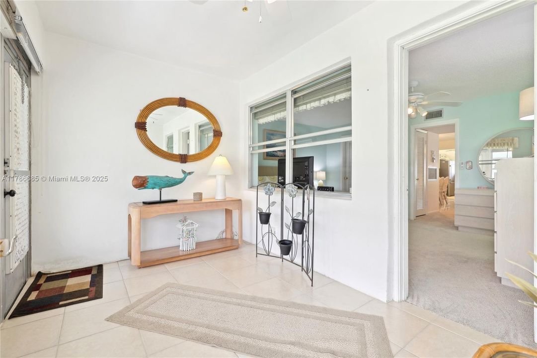 Vendido Recientemente: $130,000 (1 camas, 1 baños, 994 Pies cuadrados)