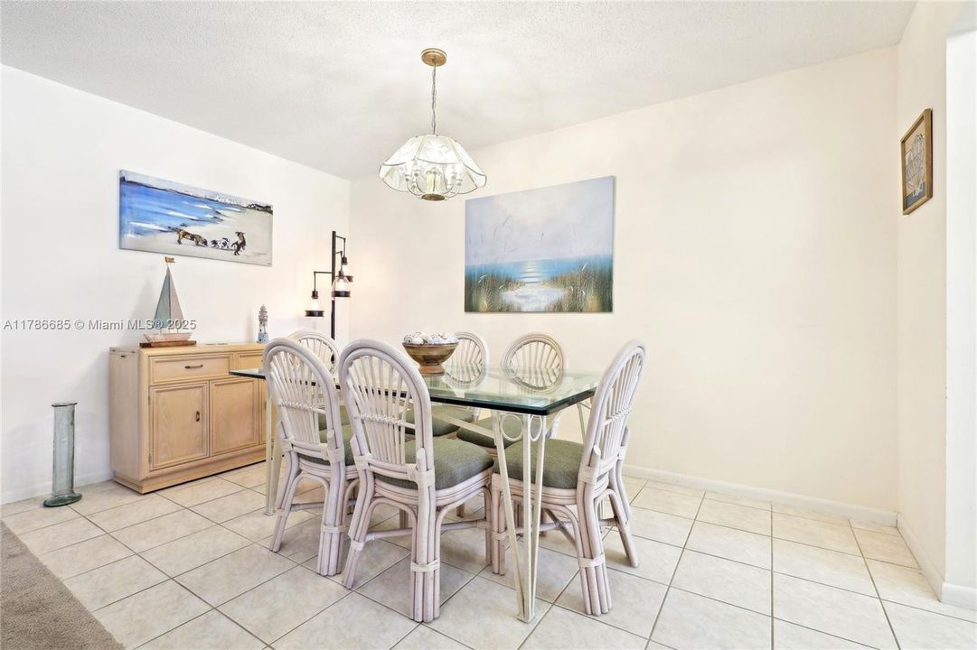 Vendido Recientemente: $130,000 (1 camas, 1 baños, 994 Pies cuadrados)