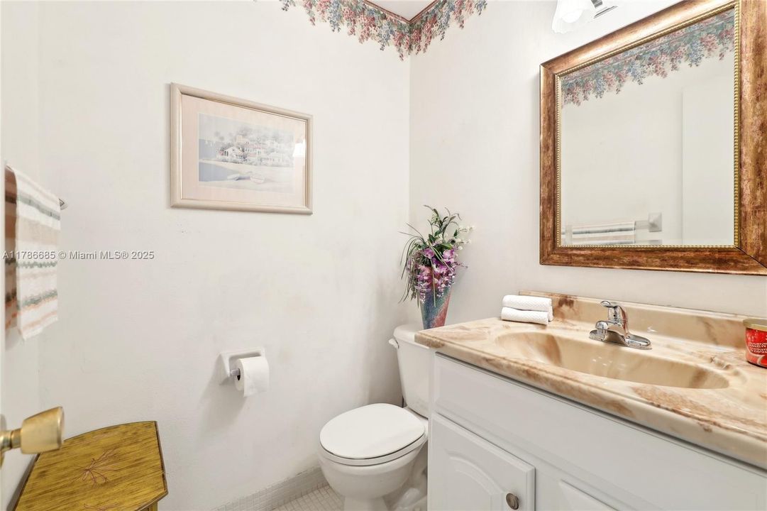 Vendido Recientemente: $130,000 (1 camas, 1 baños, 994 Pies cuadrados)