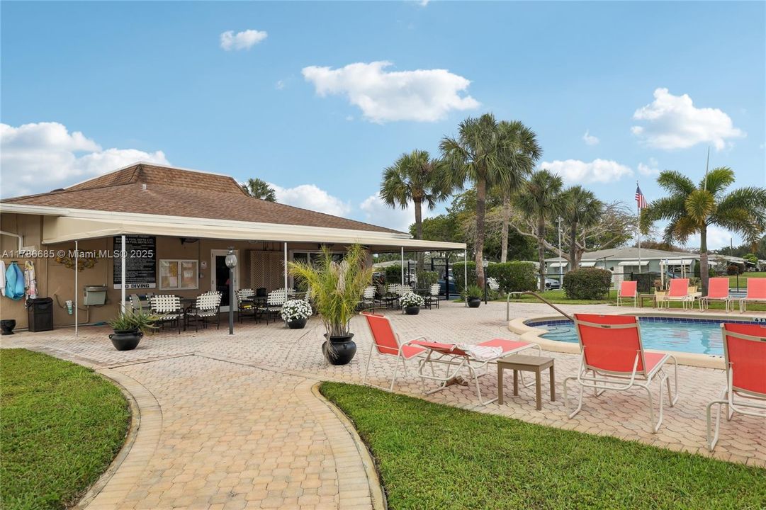 Vendido Recientemente: $130,000 (1 camas, 1 baños, 994 Pies cuadrados)