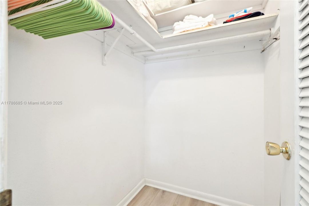 Vendido Recientemente: $130,000 (1 camas, 1 baños, 994 Pies cuadrados)