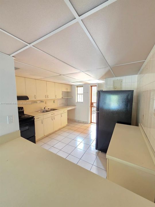 Vendido Recientemente: $219,900 (2 camas, 2 baños, 1006 Pies cuadrados)