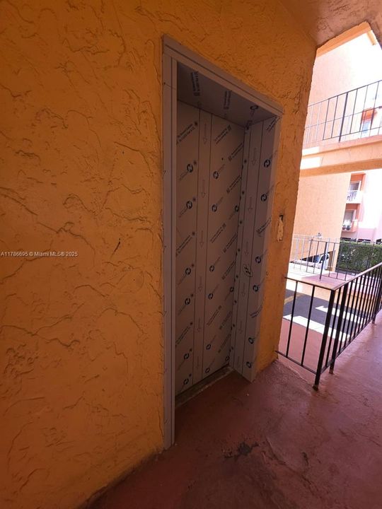 Vendido Recientemente: $219,900 (2 camas, 2 baños, 1006 Pies cuadrados)