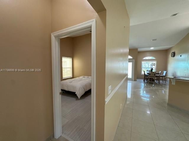 Recently Sold: $595,000 (3 beds, 2 baths, 1571 Square Feet)