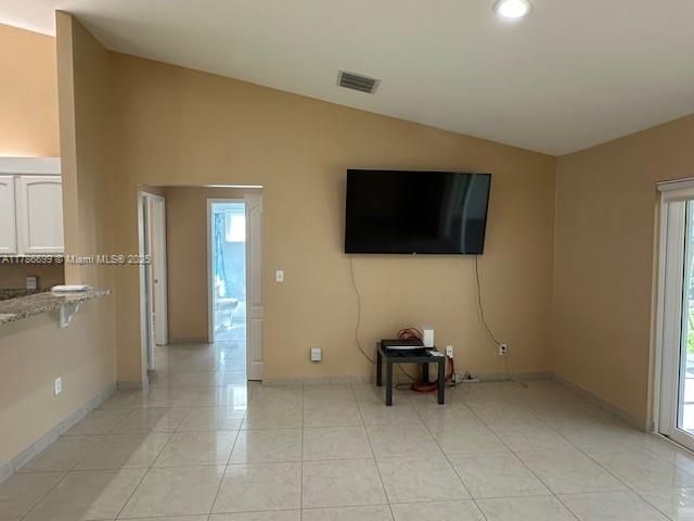 Recently Sold: $595,000 (3 beds, 2 baths, 1571 Square Feet)