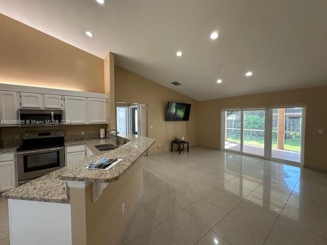 Recently Sold: $595,000 (3 beds, 2 baths, 1571 Square Feet)