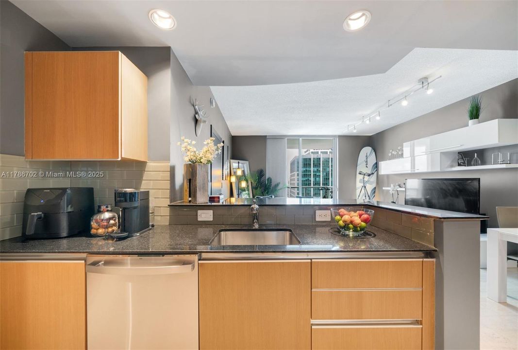 Vendido Recientemente: $497,500 (1 camas, 1 baños, 963 Pies cuadrados)