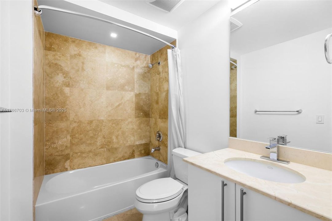 En Venta: $580,000 (2 camas, 2 baños, 1343 Pies cuadrados)