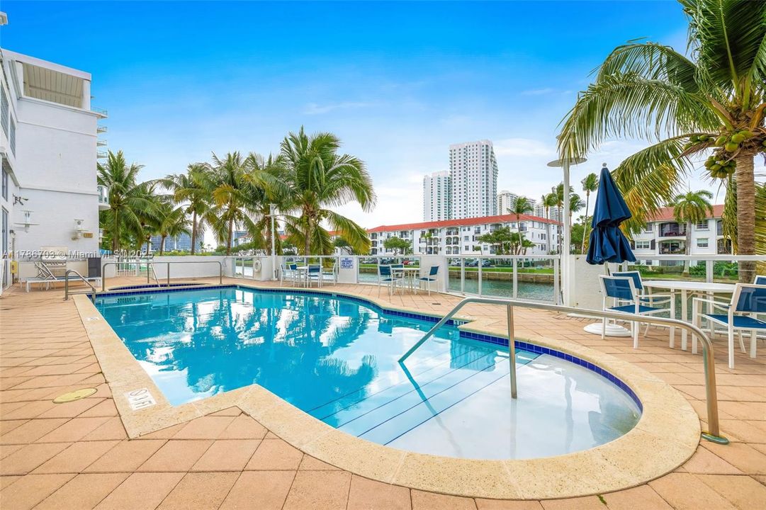 En Venta: $580,000 (2 camas, 2 baños, 1343 Pies cuadrados)