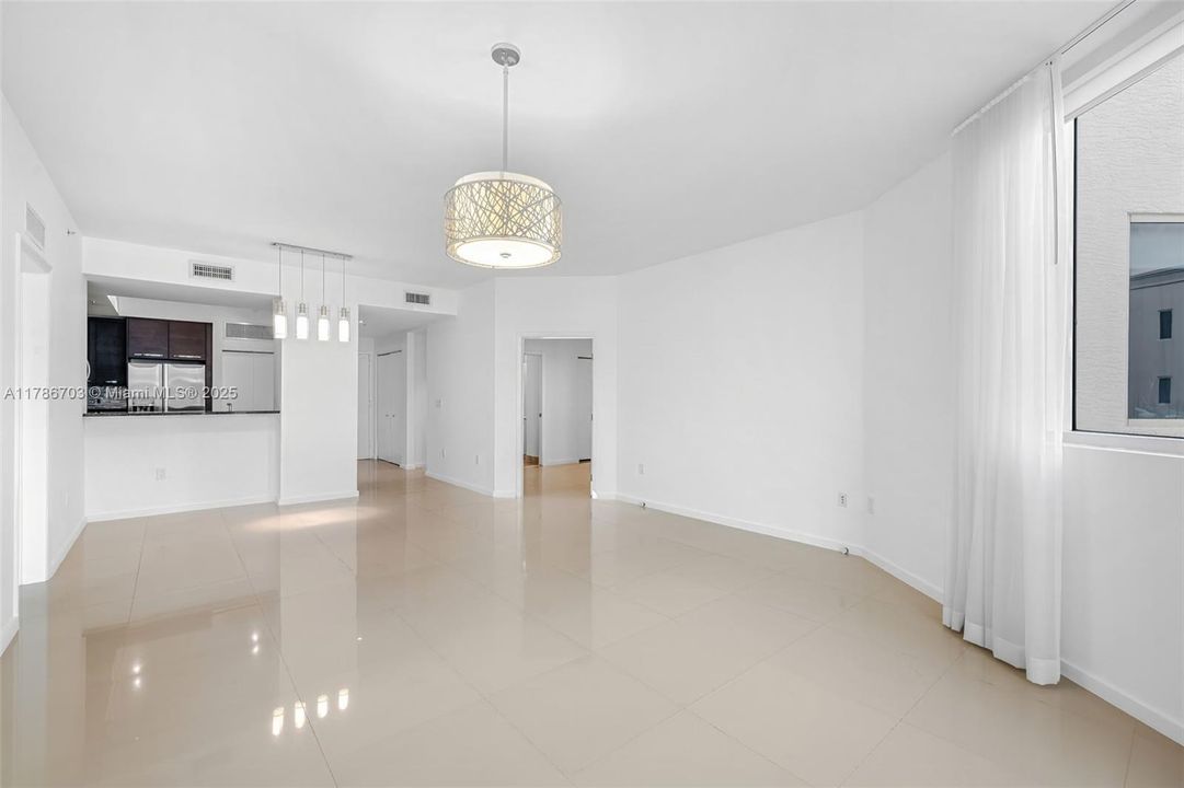 En Venta: $580,000 (2 camas, 2 baños, 1343 Pies cuadrados)