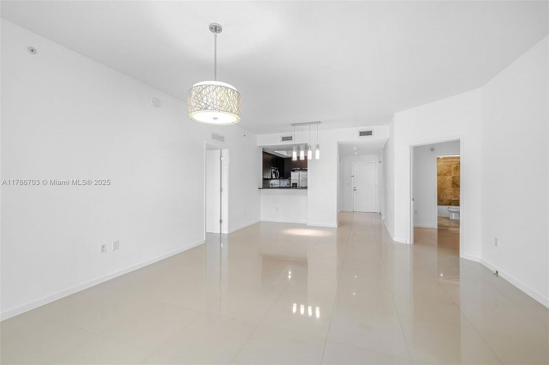 En Venta: $580,000 (2 camas, 2 baños, 1343 Pies cuadrados)