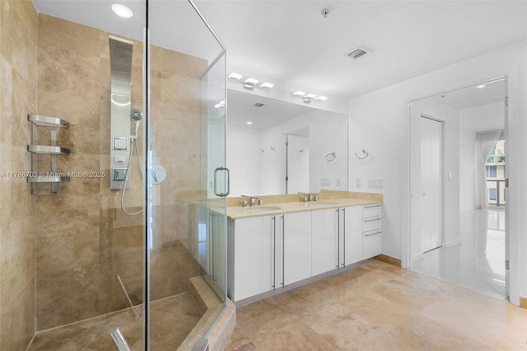 En Venta: $580,000 (2 camas, 2 baños, 1343 Pies cuadrados)