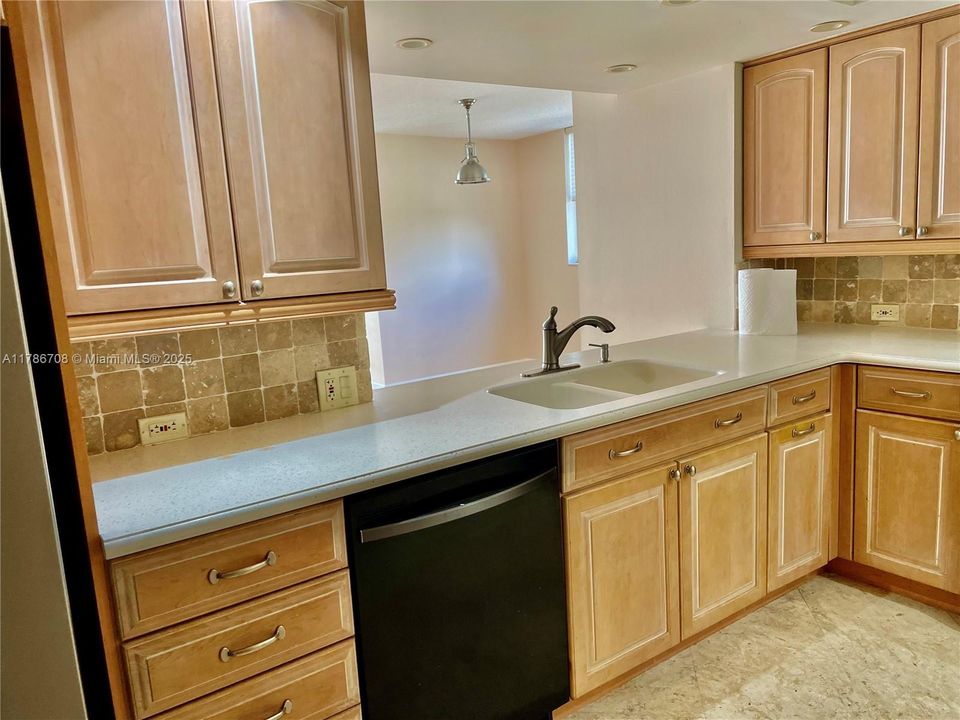 Недавно арендовано: $4,500 (2 спален, 2 ванн, 1435 Квадратных фут)