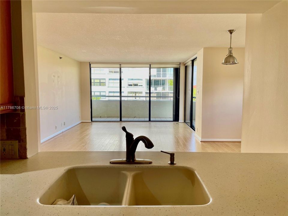 Недавно арендовано: $4,500 (2 спален, 2 ванн, 1435 Квадратных фут)