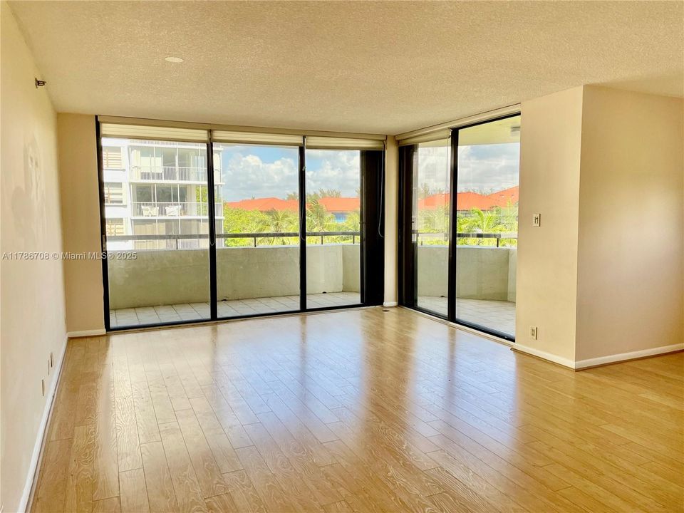 Недавно арендовано: $4,500 (2 спален, 2 ванн, 1435 Квадратных фут)