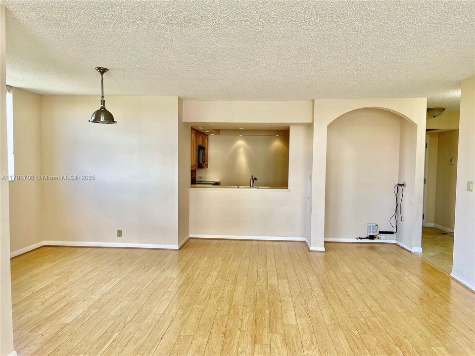 Недавно арендовано: $4,500 (2 спален, 2 ванн, 1435 Квадратных фут)