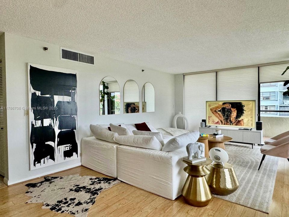 Недавно арендовано: $4,500 (2 спален, 2 ванн, 1435 Квадратных фут)