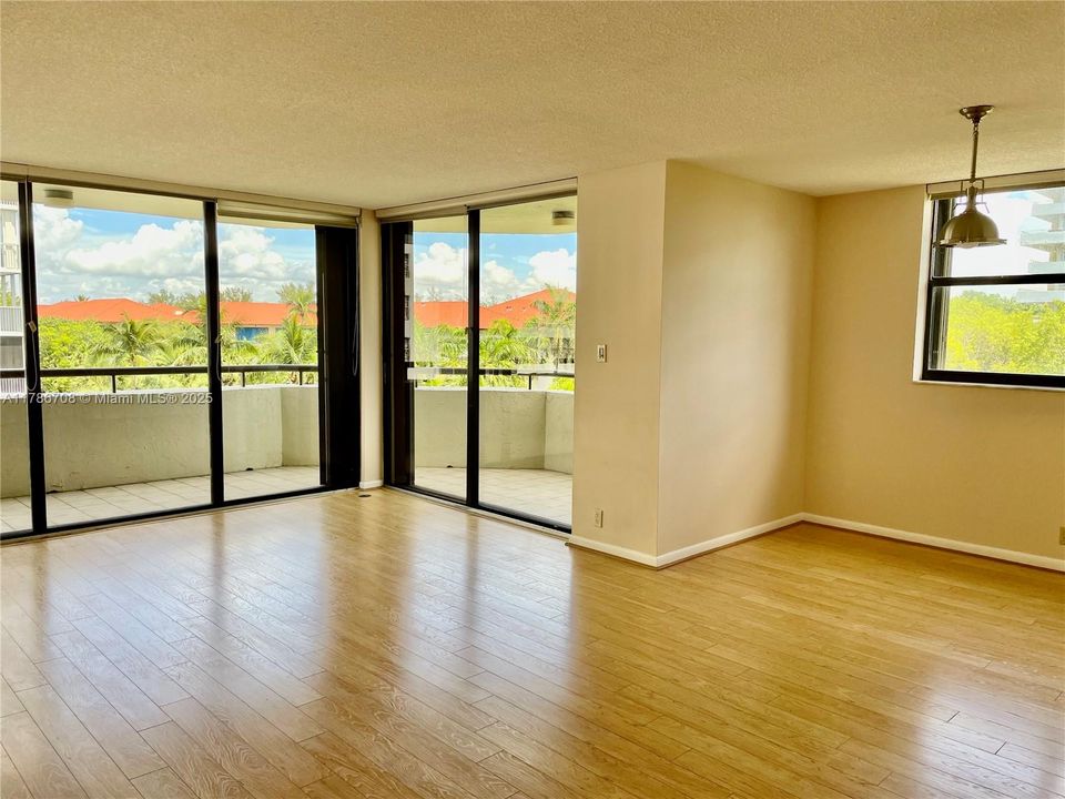 Недавно арендовано: $4,500 (2 спален, 2 ванн, 1435 Квадратных фут)