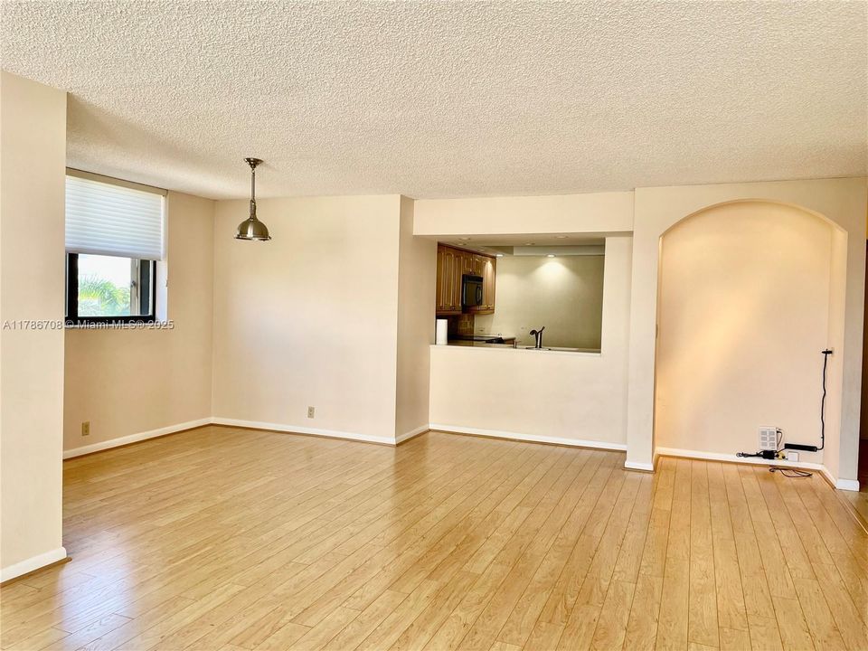 Недавно арендовано: $4,500 (2 спален, 2 ванн, 1435 Квадратных фут)