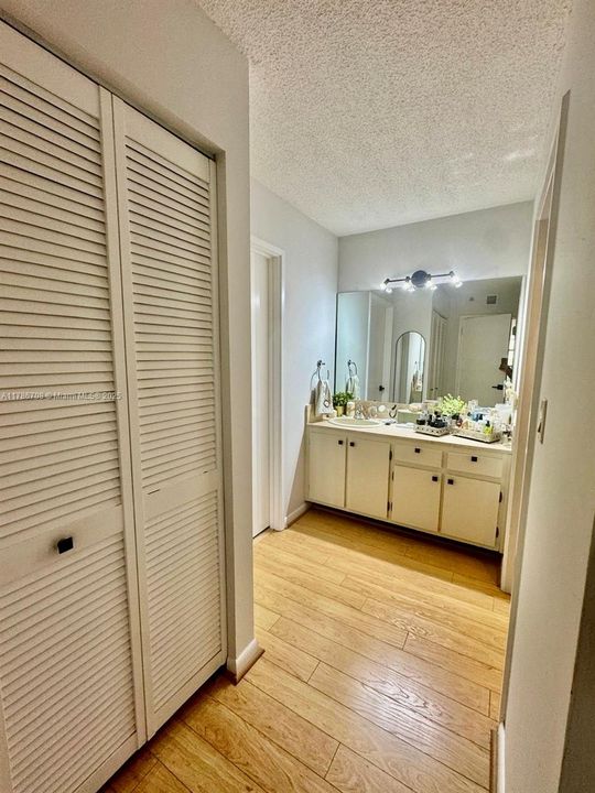 Недавно арендовано: $4,500 (2 спален, 2 ванн, 1435 Квадратных фут)