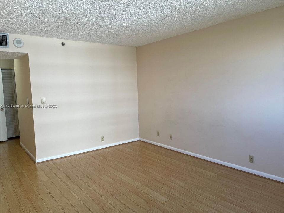 Недавно арендовано: $4,500 (2 спален, 2 ванн, 1435 Квадратных фут)