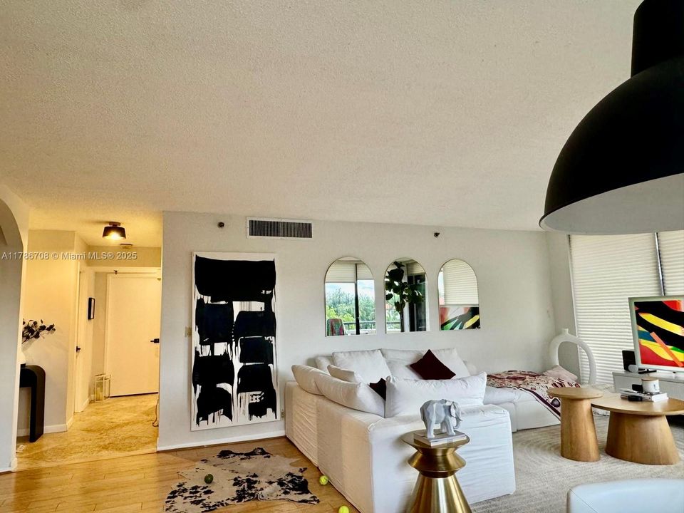 Недавно арендовано: $4,500 (2 спален, 2 ванн, 1435 Квадратных фут)