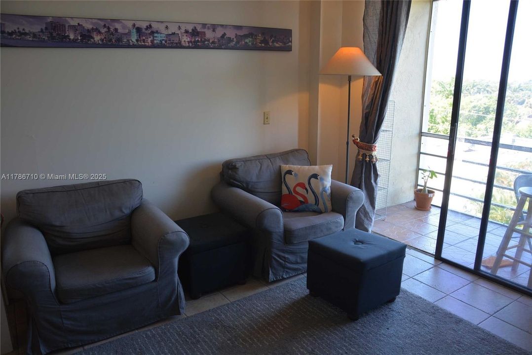 Recently Rented: $1,650 (1 beds, 1 baths, 842 Square Feet)