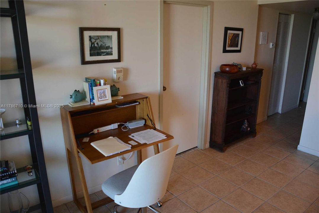 Recently Rented: $1,650 (1 beds, 1 baths, 842 Square Feet)