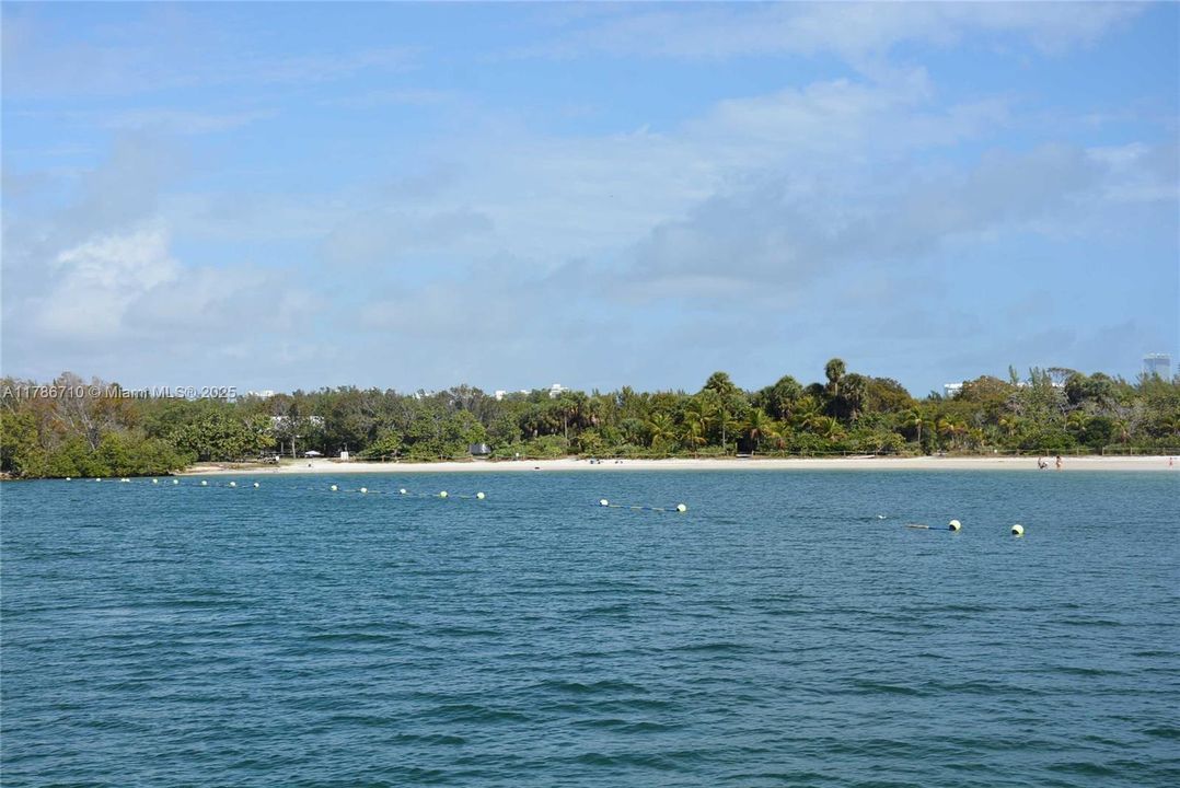 Recently Rented: $1,650 (1 beds, 1 baths, 842 Square Feet)