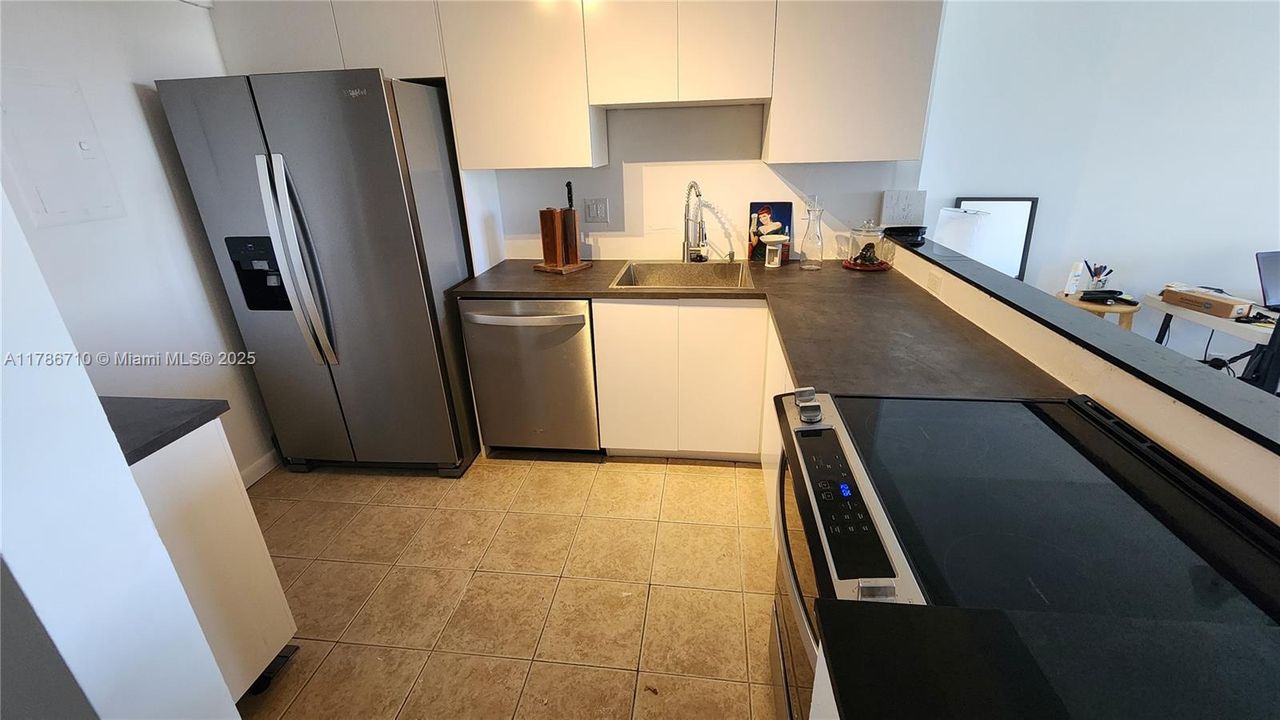 Recently Rented: $1,650 (1 beds, 1 baths, 842 Square Feet)