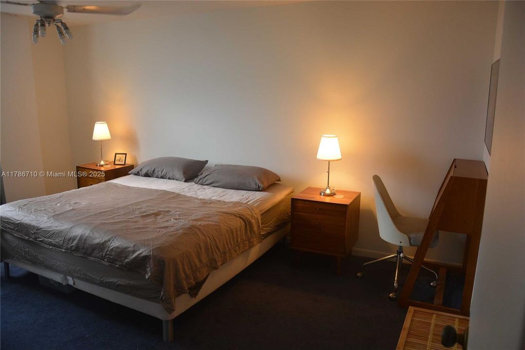 Recently Rented: $1,650 (1 beds, 1 baths, 842 Square Feet)