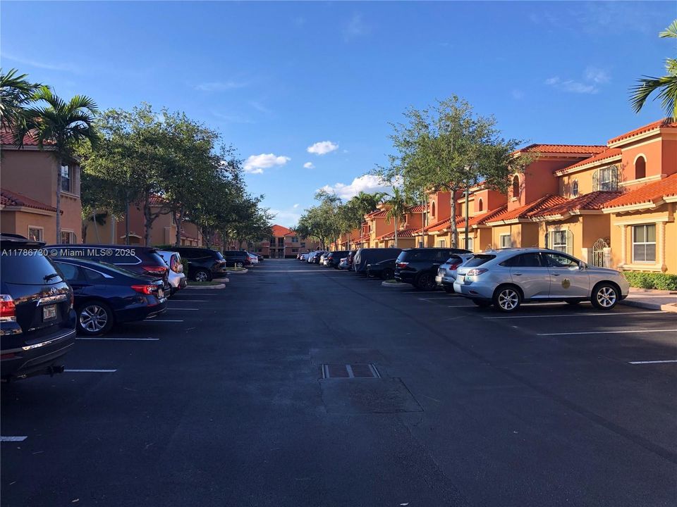 Recientemente alquilado: $2,500 (3 camas, 3 baños, 1382 Pies cuadrados)